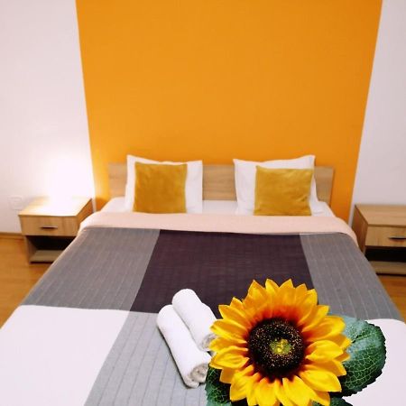 Nexus Apartment Миеркуря Чук Екстериор снимка