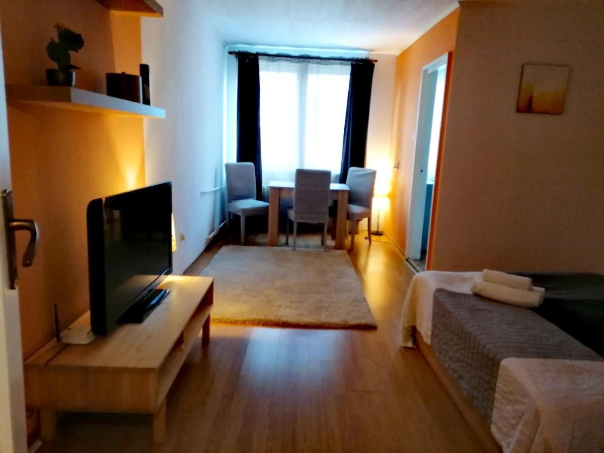 Nexus Apartment Миеркуря Чук Екстериор снимка