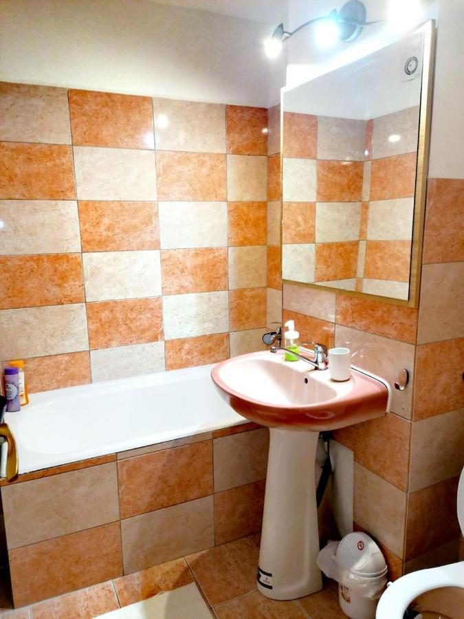 Nexus Apartment Миеркуря Чук Екстериор снимка